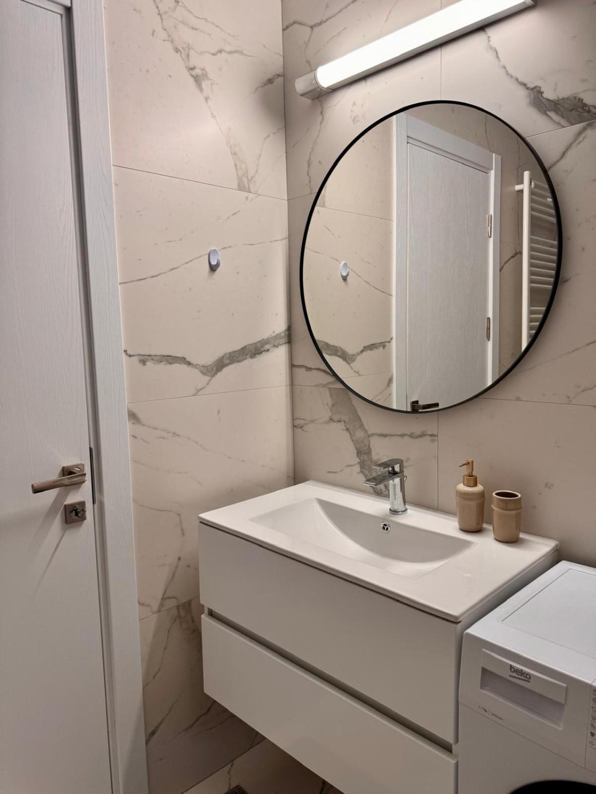 Cozy Apartment บูคาเรสต์ ภายนอก รูปภาพ